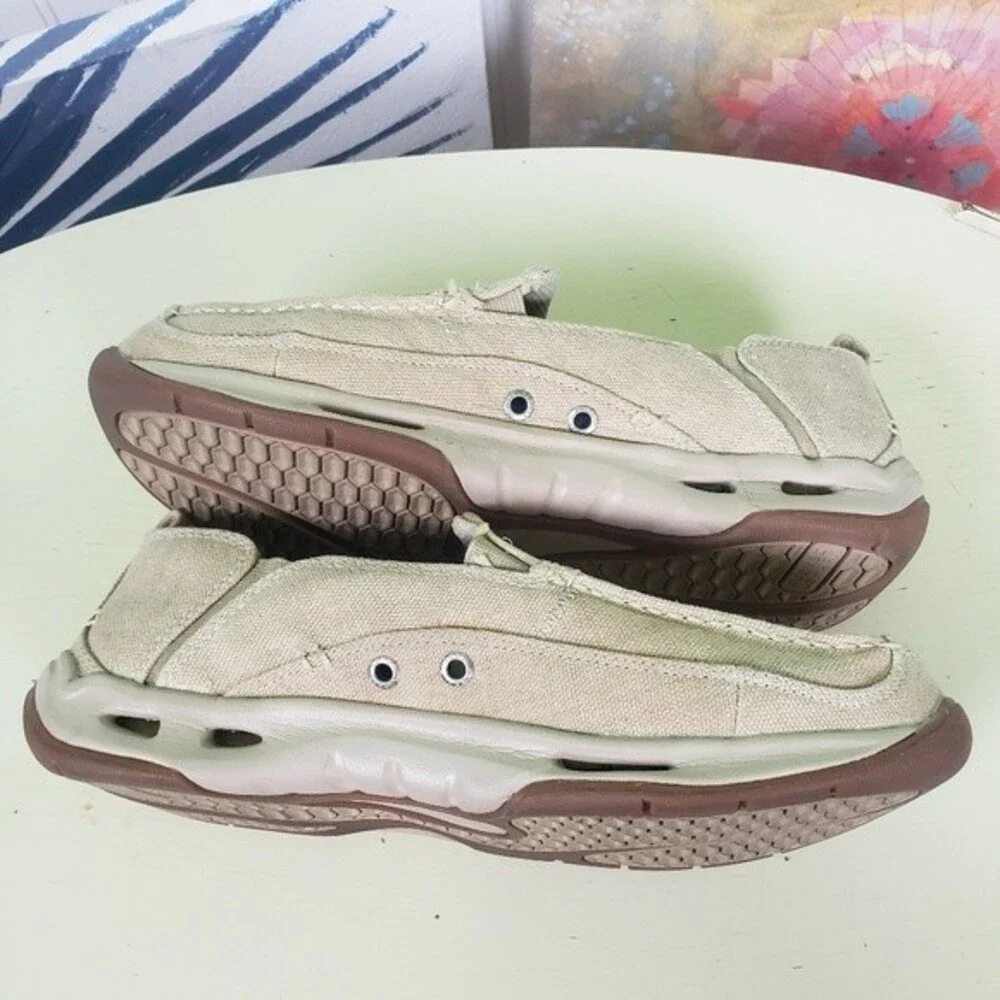Men's Rugged Shark Beige Slip On Loafer Boat Shoe Hexagirp Squall sz 8.5M